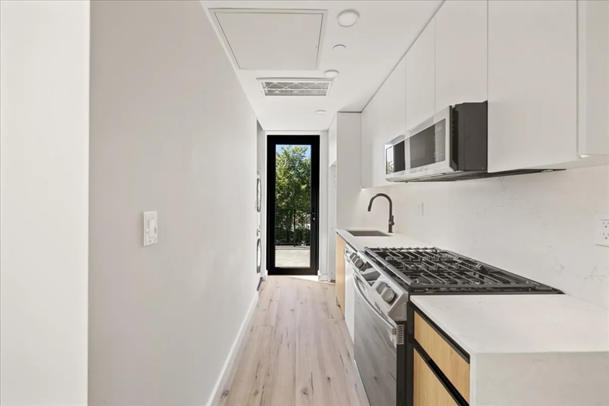 Boston, MA Real Estate | View 141 N, 1 | 4 Beds, 4 Baths