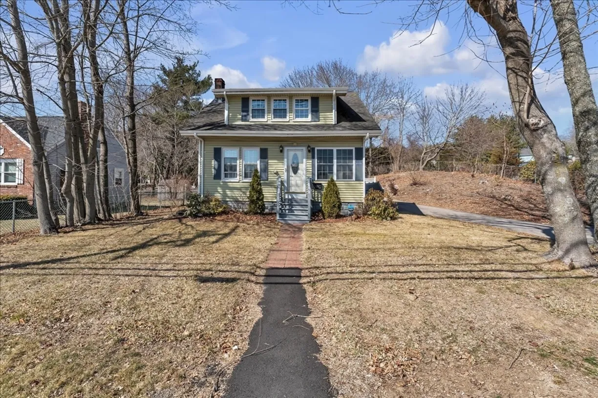 Boston, MA Real Estate | View 638 Main Street | 3 Beds, 2 Baths