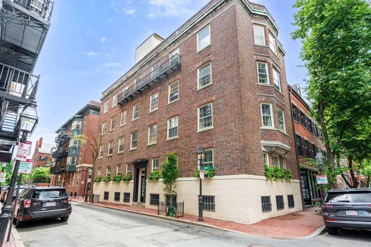 Boston, MA Real Estate | View 22 River St, 6 | Listing