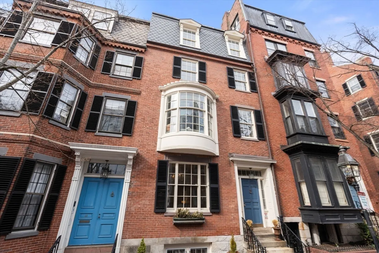 Boston, MA Real Estate | View 41 Chestnut St | 5 Beds, 3 Baths