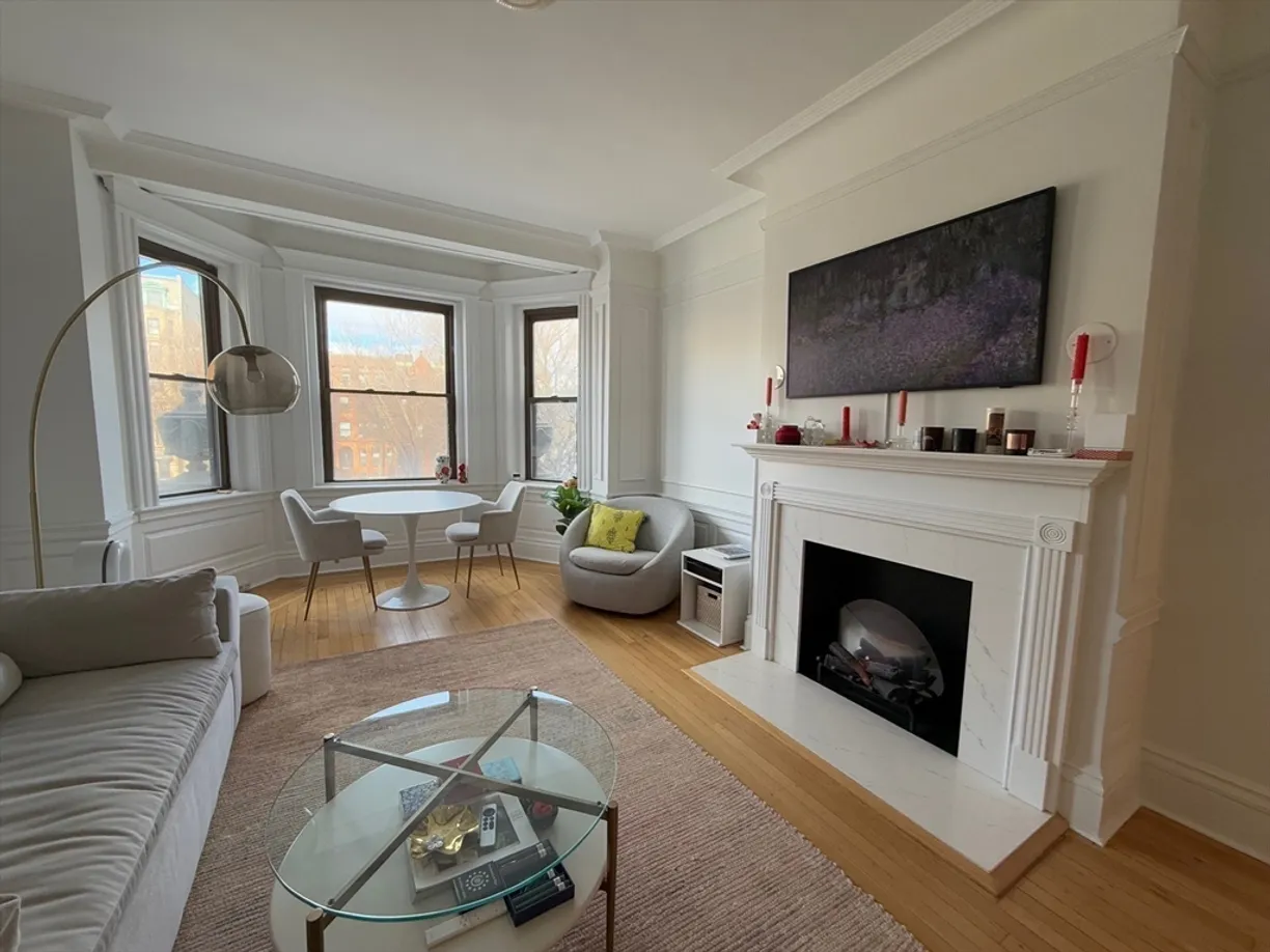 Boston, MA Real Estate | View 466 Commonwealth Avenue, 302 | 1 Bed, 1 Bath