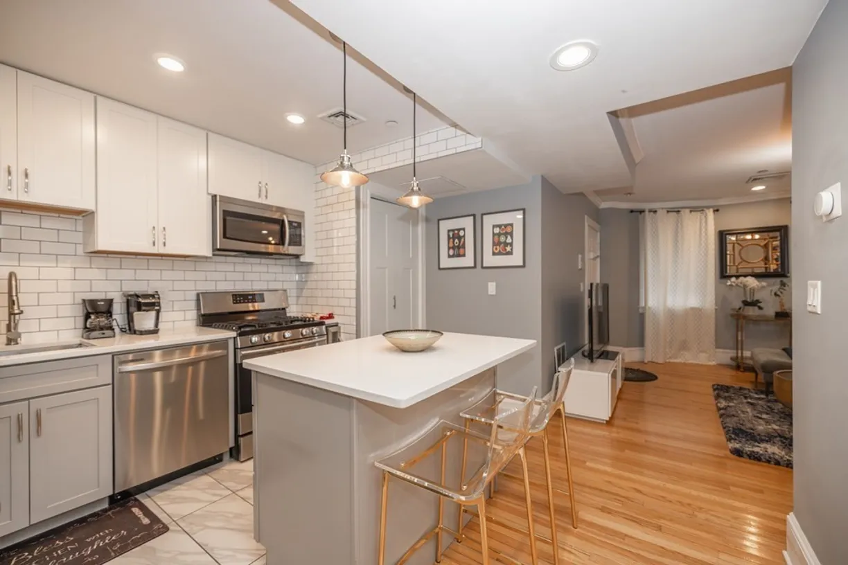 Boston, MA Real Estate | View 97 E Brookline St, 1 | 2 Beds, 1 Bath