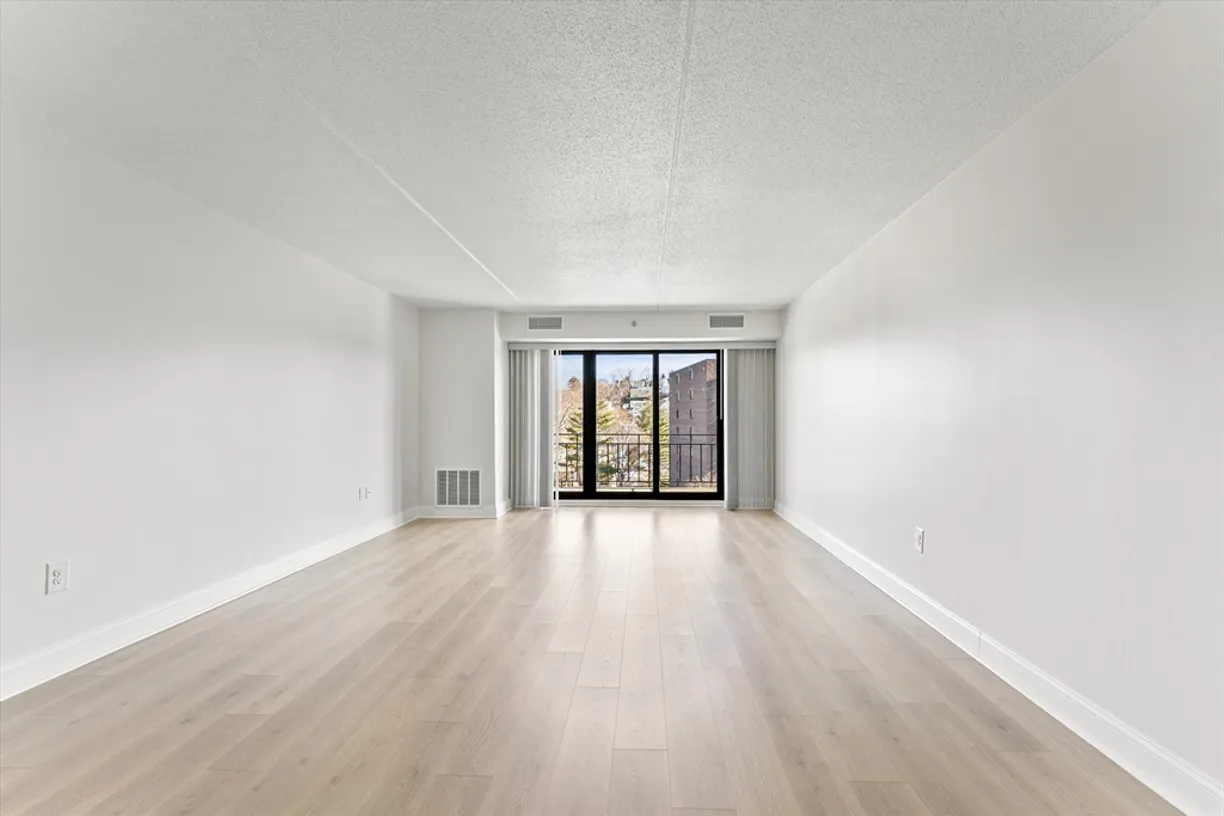 Boston, MA Real Estate | View 275 Main St, 506 | 1 Bed, 1 Bath