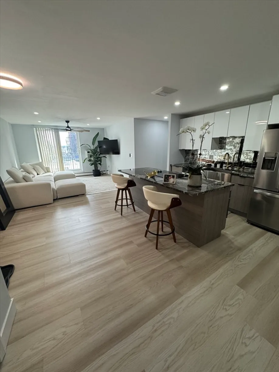 Boston, MA Real Estate | View 761 E 6th, 5 | 3 Beds, 1 Bath
