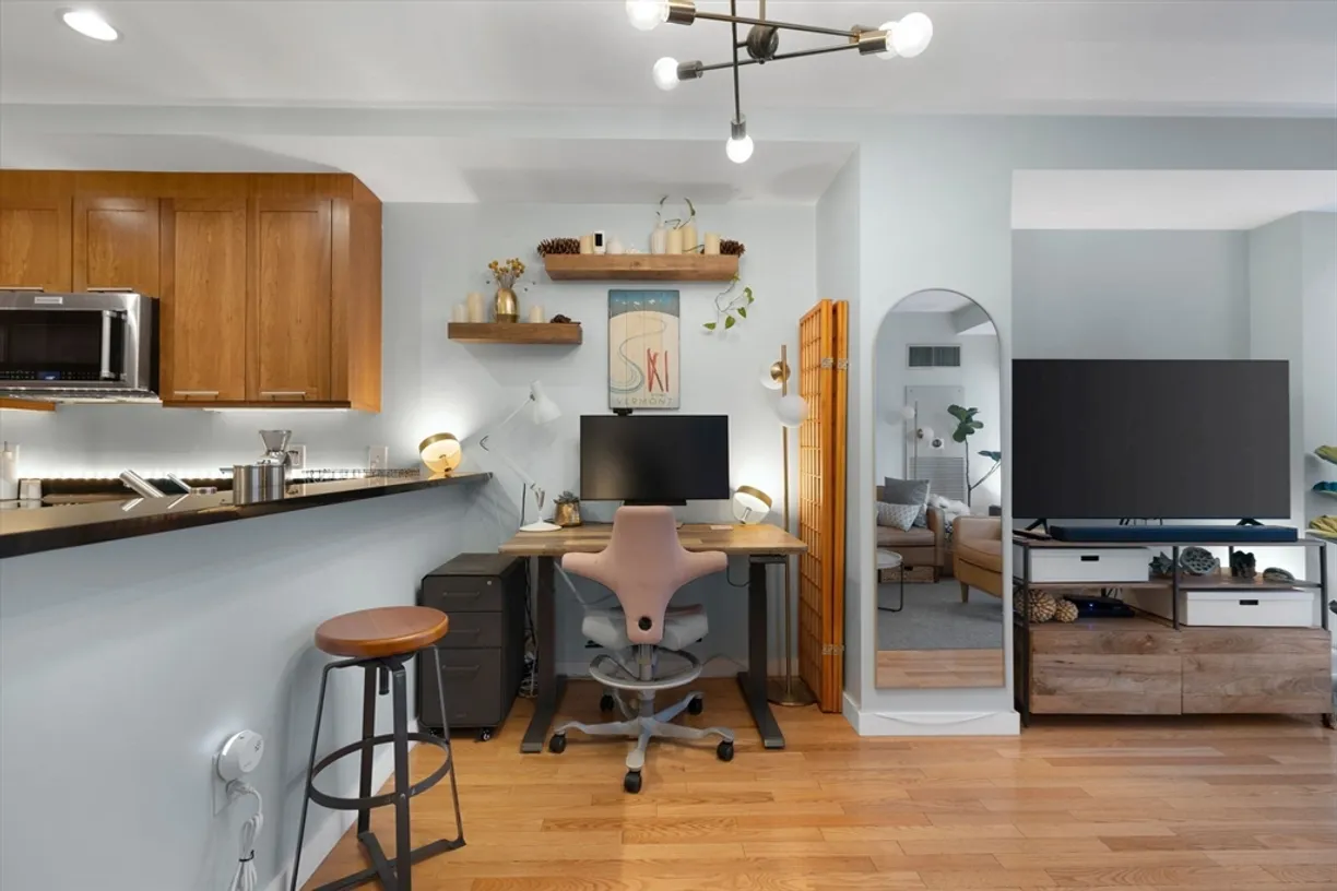 Boston, MA Real Estate | View 80 Broad St, 306 | Listing