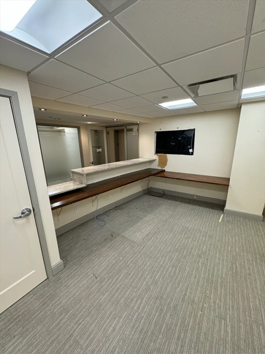 Boston, MA Real Estate | View 137 Newbury St., A | Listing
