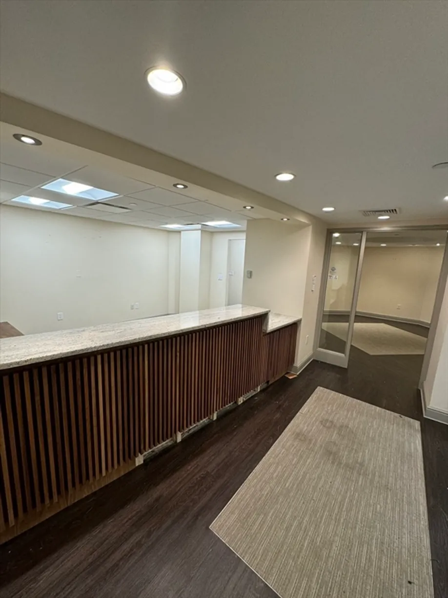 Boston, MA Real Estate | View 137 Newbury St., A | Listing