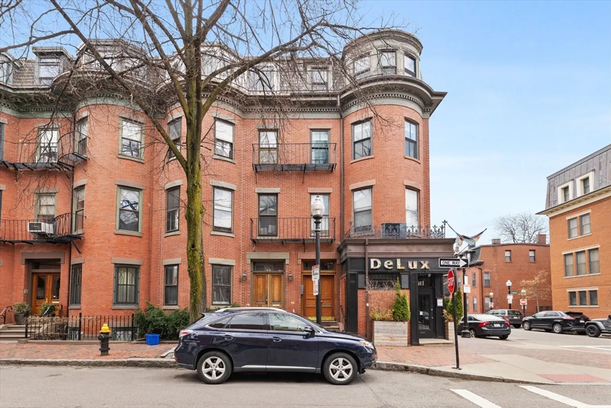 Boston, MA Real Estate | View 96 Chandler St, 1 | 2 Beds, 2 Baths