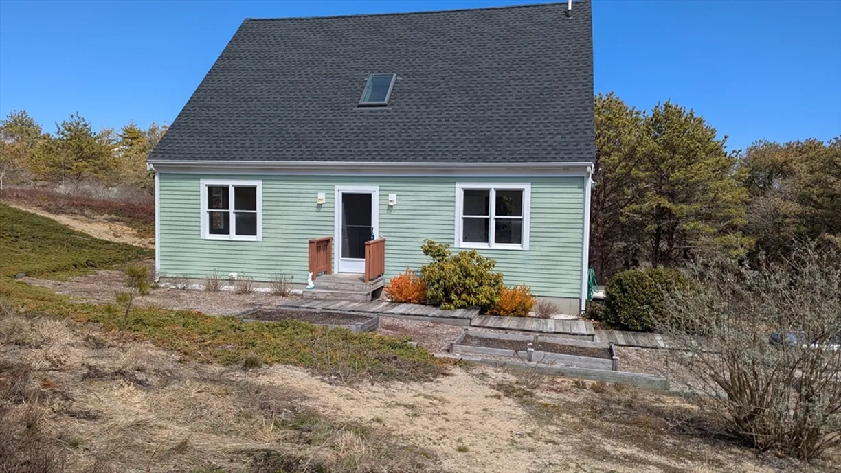 Boston, MA Real Estate | View 7 Sawyer Grove Rd | 3 Beds, 2 Baths