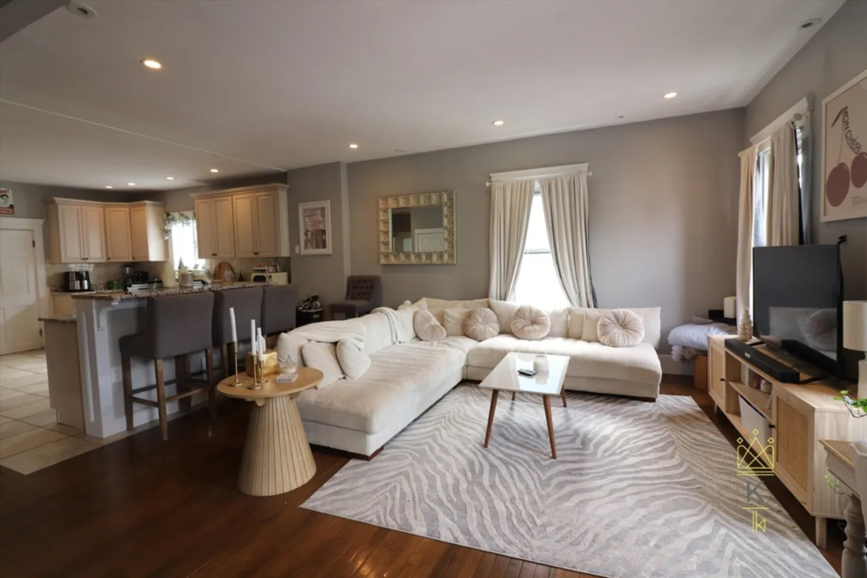 Boston, MA Real Estate | View 8 Parker St, 2 | 4 Beds, 2 Baths