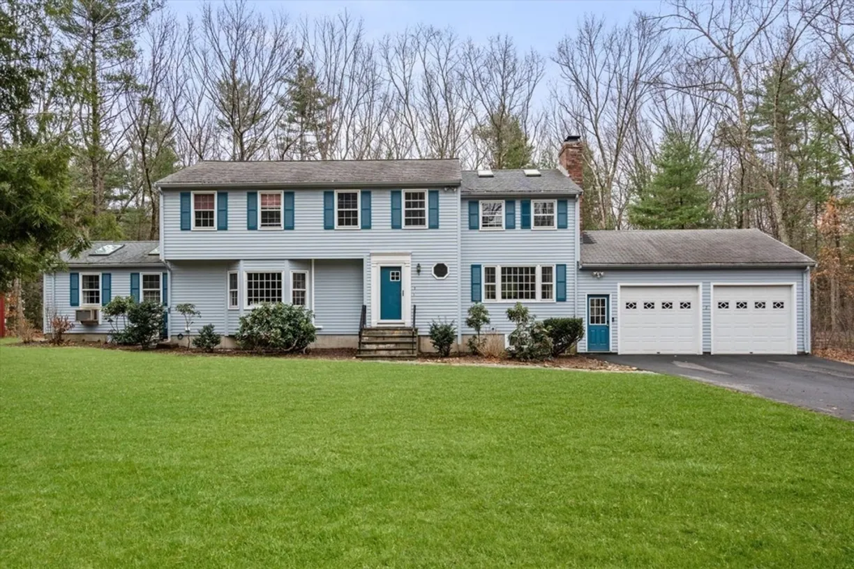 Boston, MA Real Estate | View 2 Lee Ann Circle | 4 Beds, 2 Baths