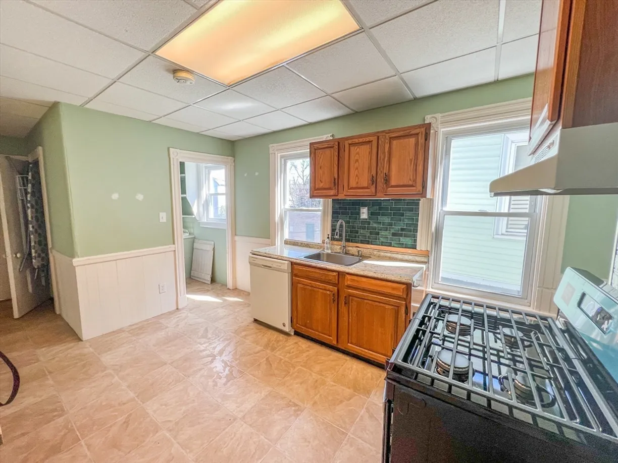 Boston, MA Real Estate | View 63 Bow St, 2 | 3 Beds, 1 Bath