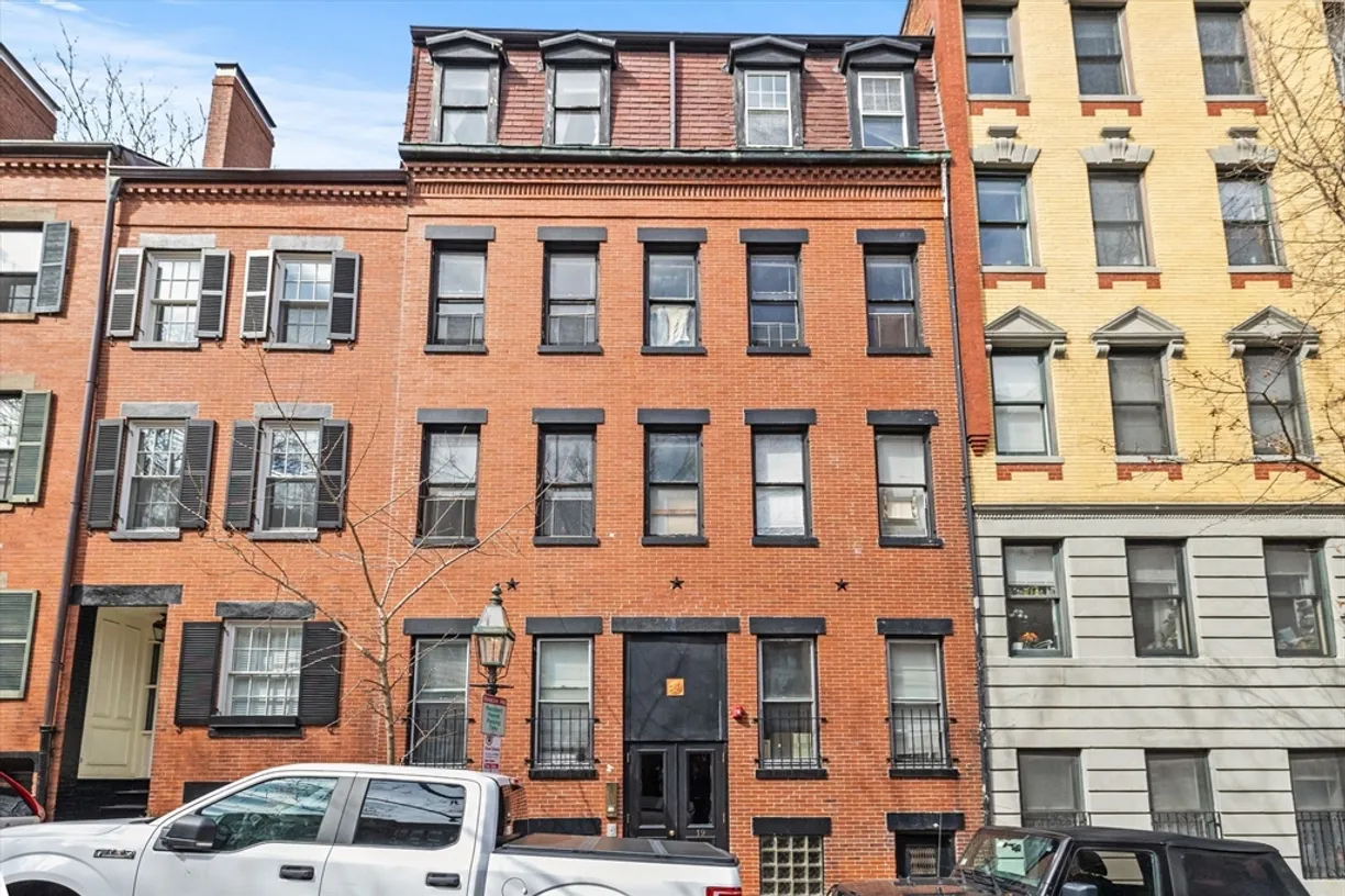 Boston, MA Real Estate | View 19 South Russell Street | 4 Beds, 9 Baths