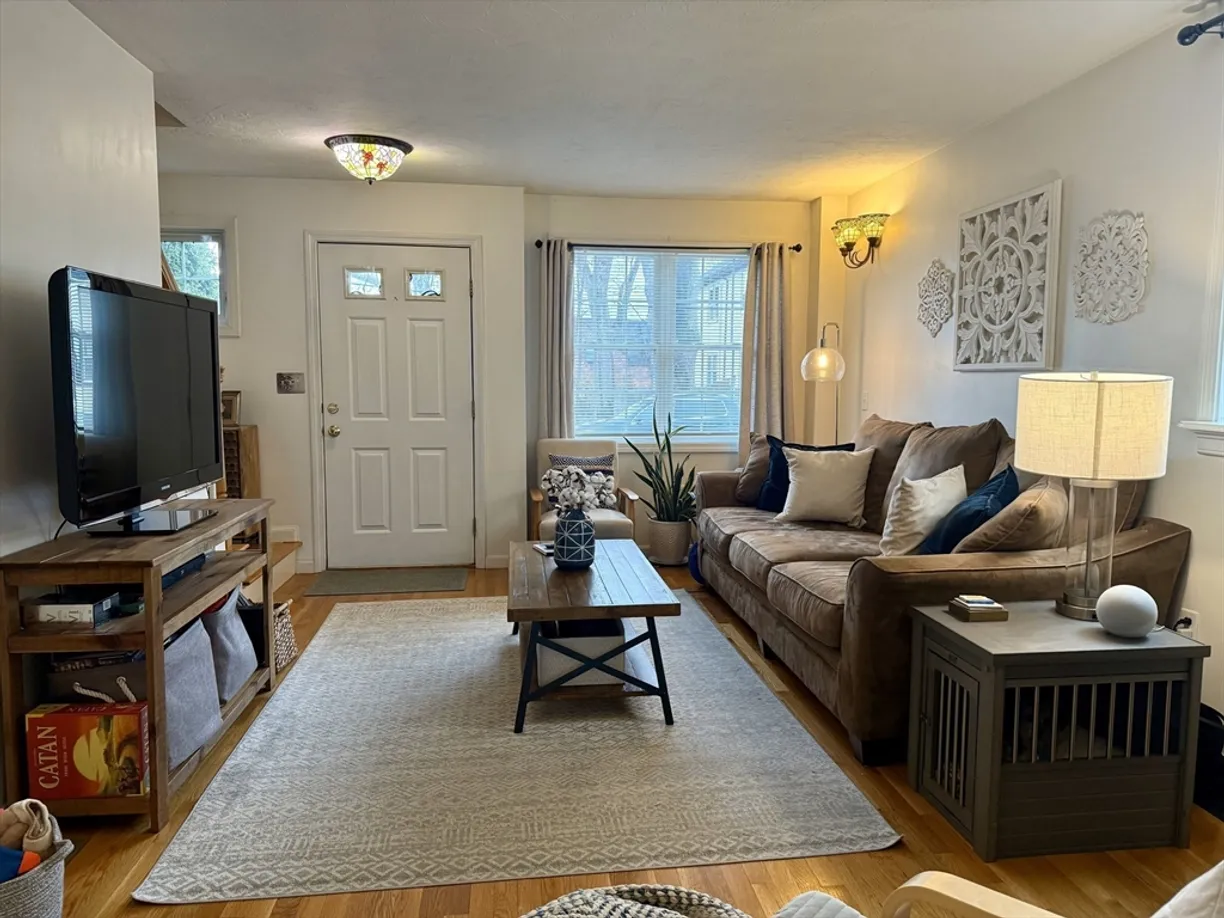 Boston, MA Real Estate | View 11 Dix Street, 11 | Listing