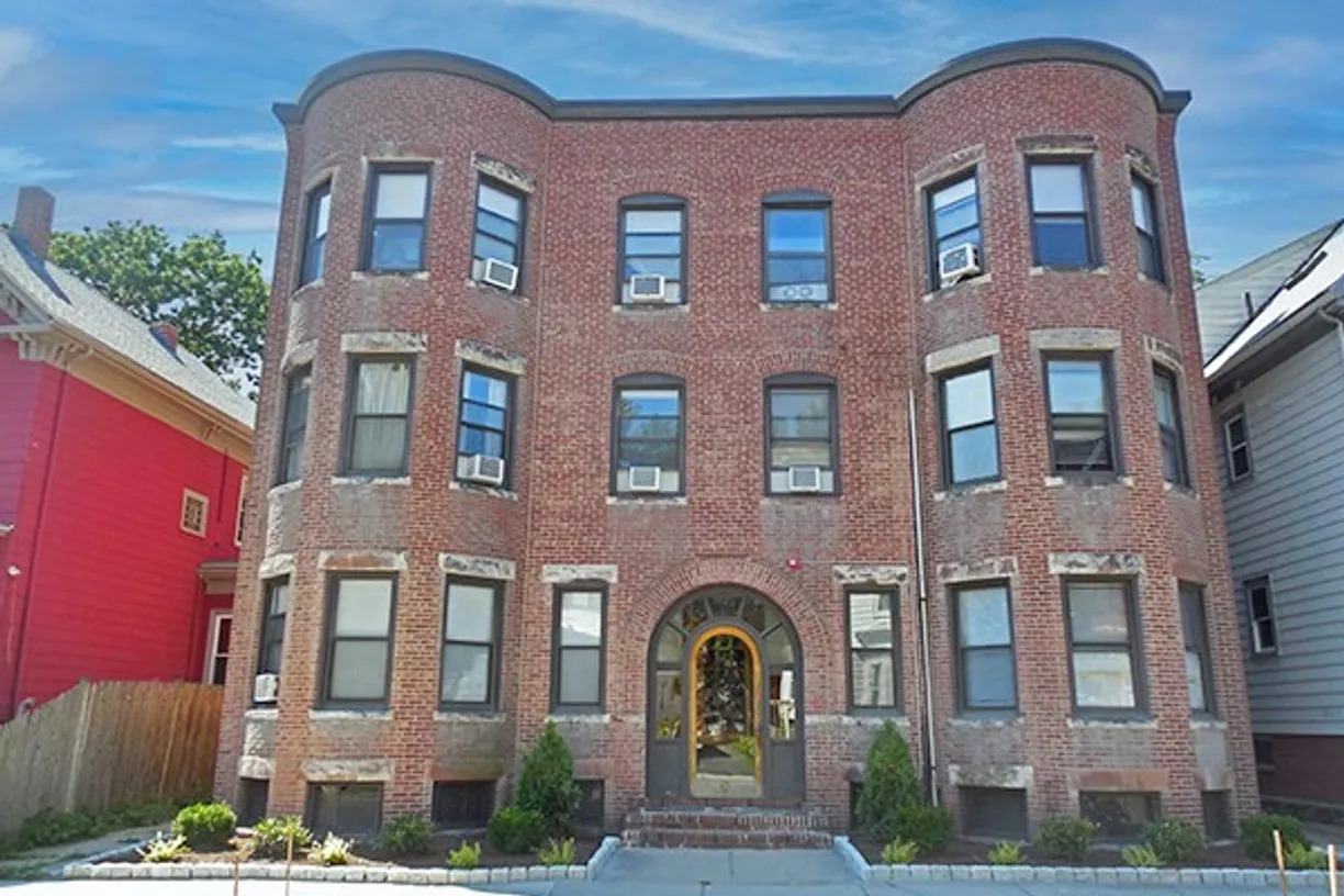 Boston, MA Real Estate | View 40 Cedar St, 1R | 3 Beds, 2 Baths
