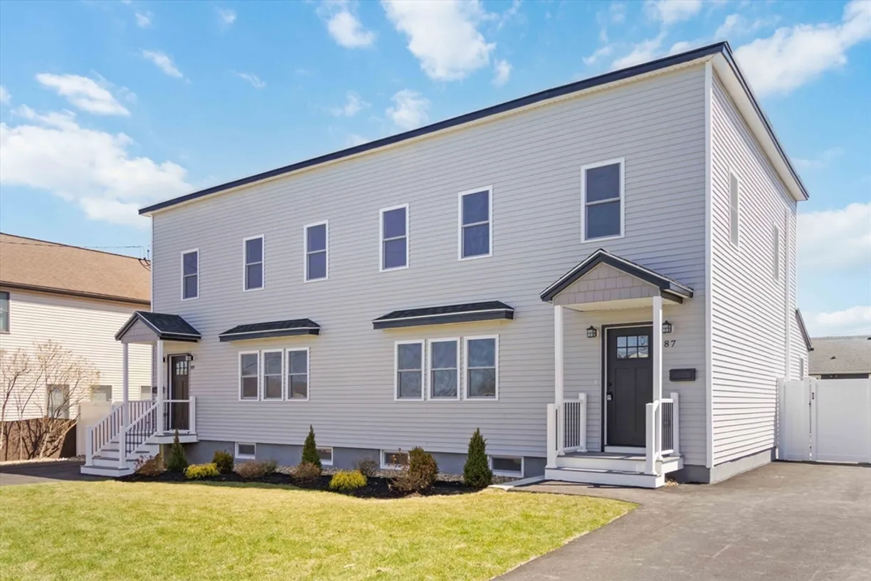 Boston, MA Real Estate | View 87 Derby Road, 1 | 3 Beds, 2 Baths