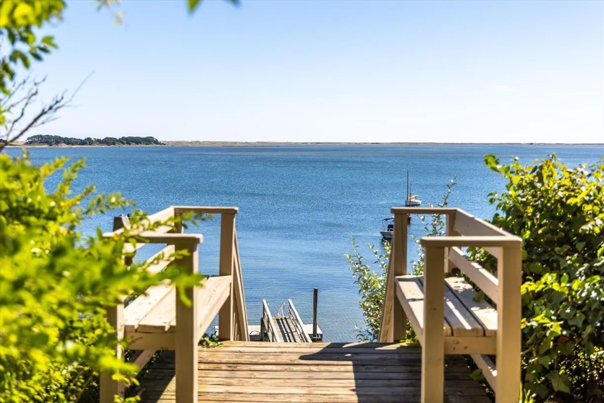Boston, MA Real Estate | View 20 Anson Hunter Lane | 3 Beds, 2 Baths
