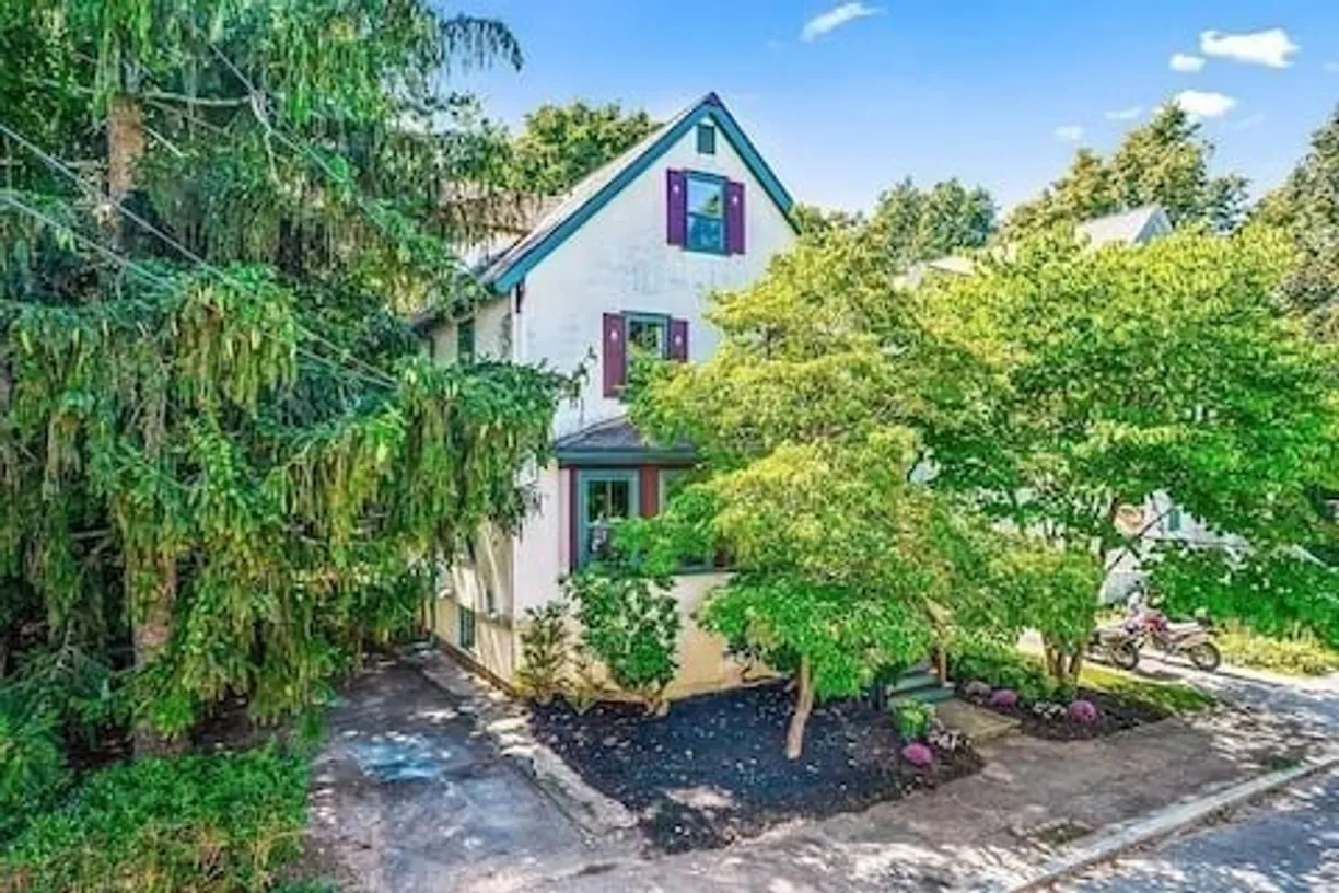 Boston, MA Real Estate | View 65 Arlington, 65 | 4 Beds, 2 Baths