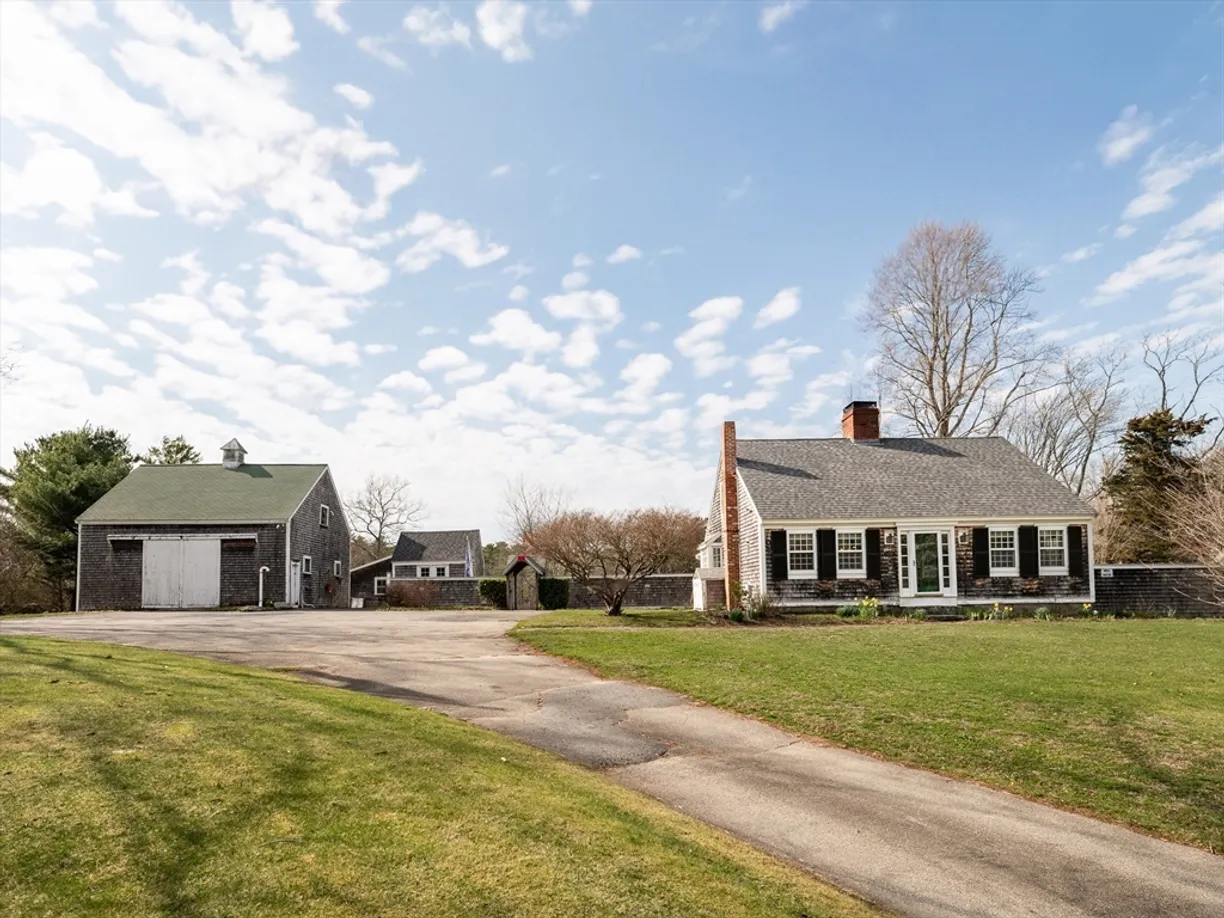 Boston, MA Real Estate | View 810 Franklin St | 3 Beds, 2 Baths