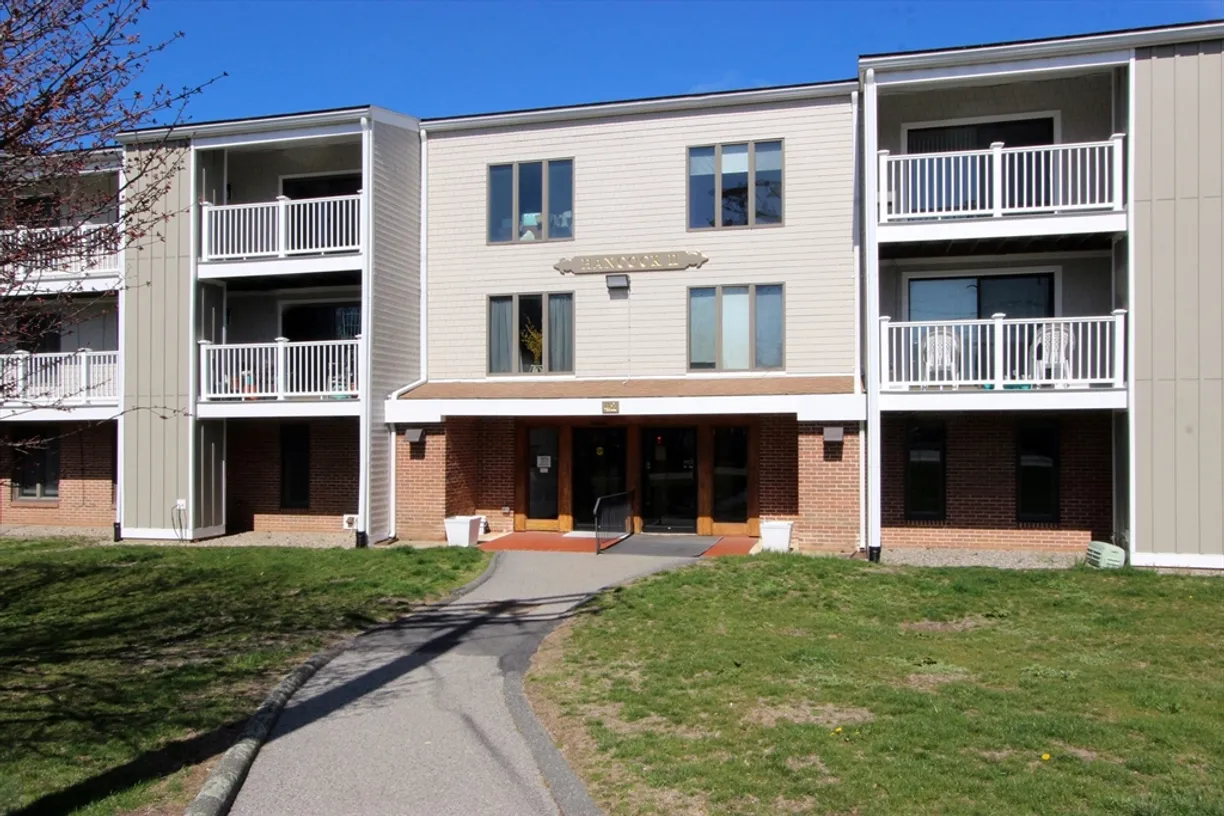 Boston, MA Real Estate | View 42 Old Colony Way, 6 | 1 Bed, 1 Bath