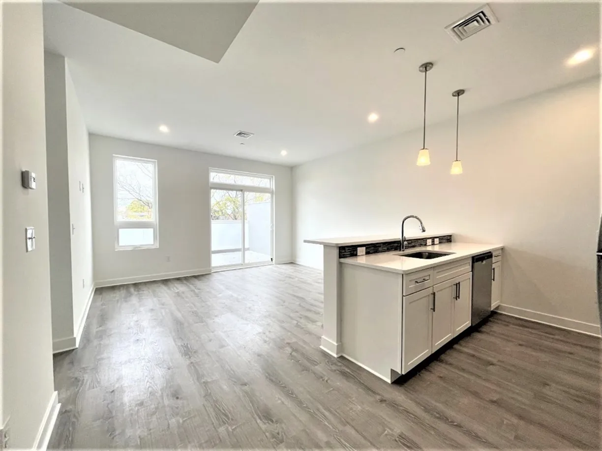 Boston, MA Real Estate | View 302 Broadway, 404 | Listing