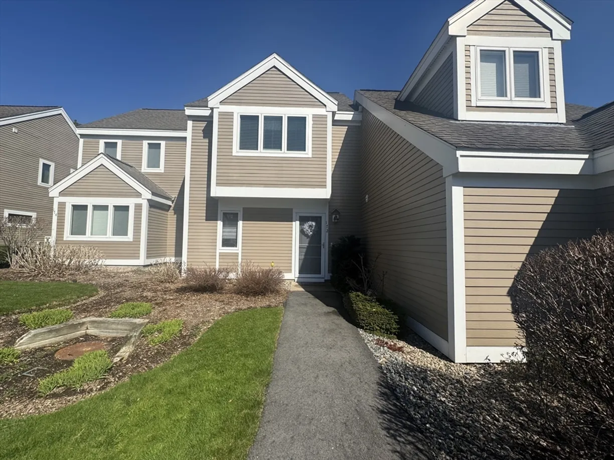 Boston, MA Real Estate | View 172 Billington Ln, 172 | 2 Beds, 1 Bath