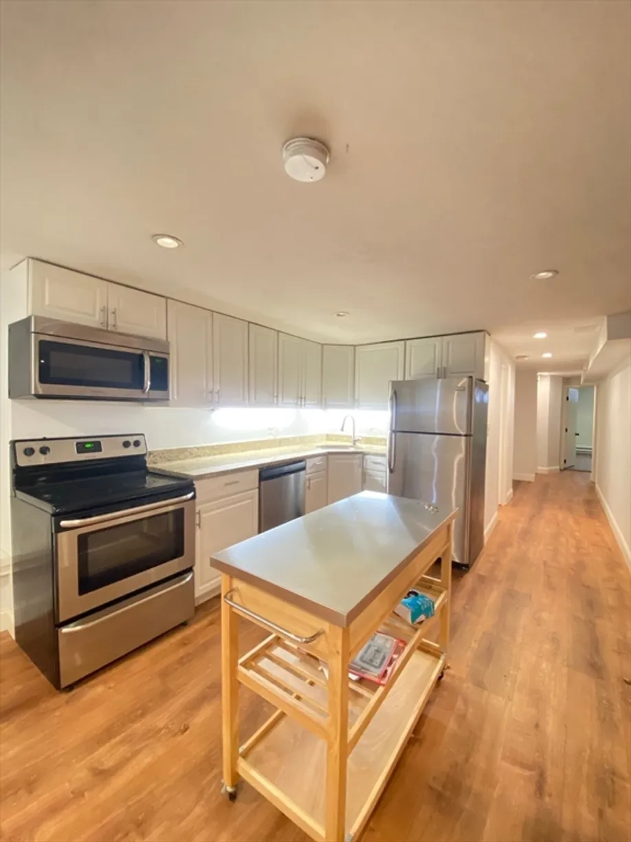 Boston, MA Real Estate | View 1518 Commonwealth Ave, 1 | 2 Beds, 1 Bath