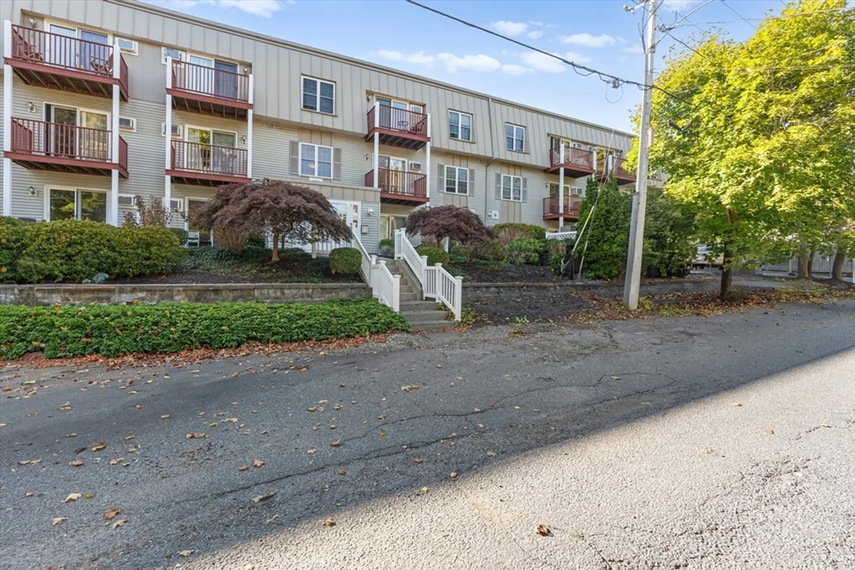 Boston, MA Real Estate | View 2 Ocean Ave, 3H | Listing