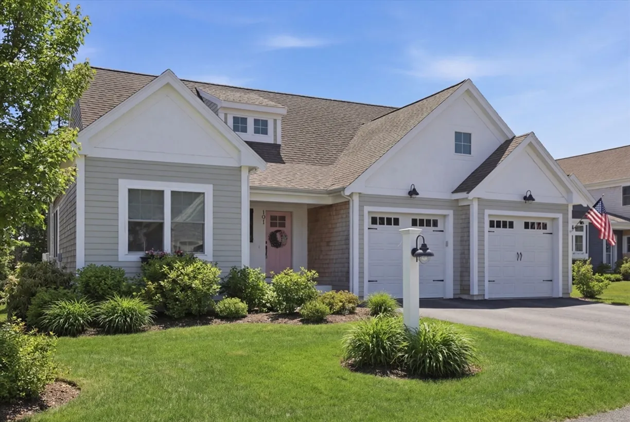 101 White Clover Trl, Plymouth, MA 02360 Property for sale