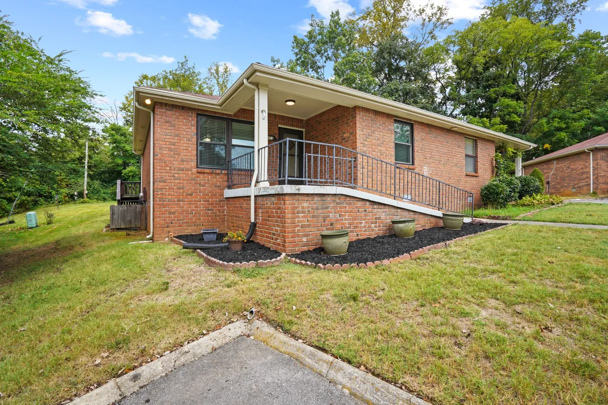 Nashville, TN Real Estate | View 403 Deer Lake Dr | Listing
