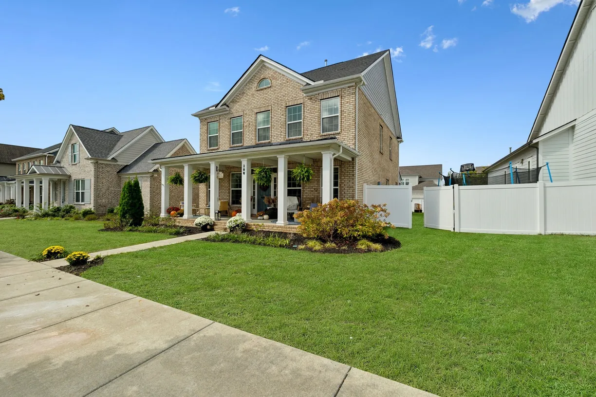 Nashville, TN Real Estate | View  | 5 Beds, 4 Baths
