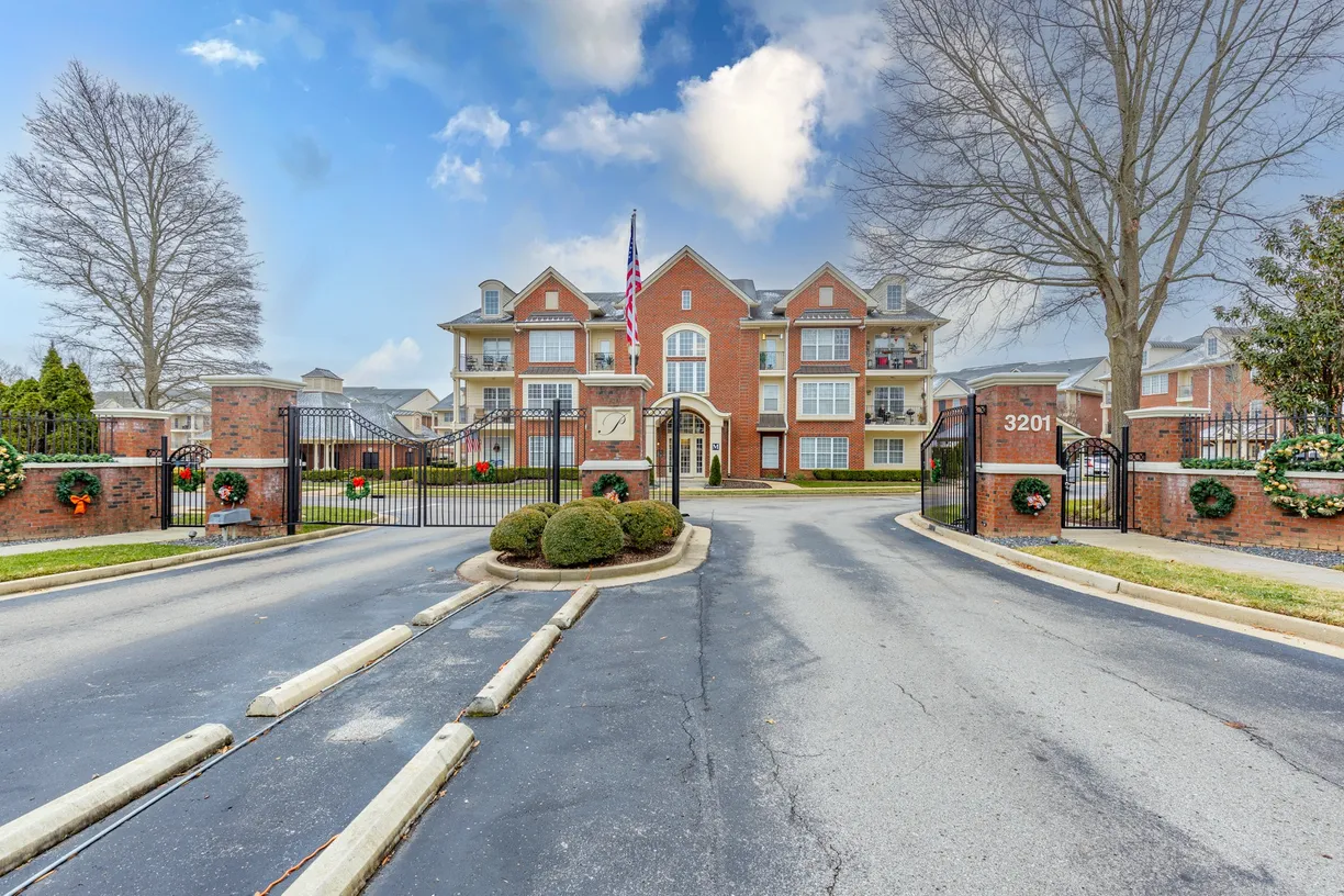 Nashville, TN Real Estate | View 3201 Aspen Grove Dr, M4 | Listing