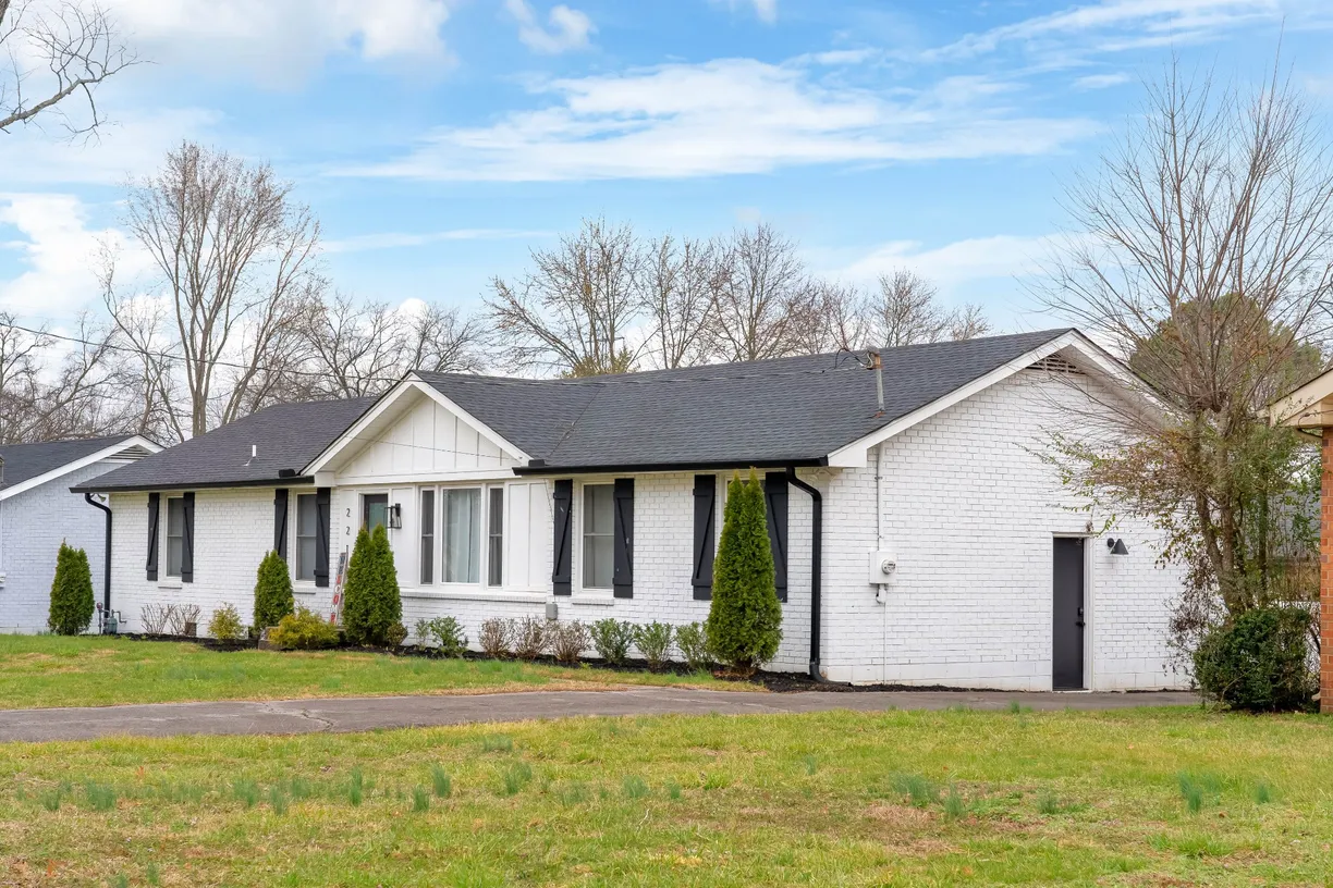 Nashville, TN Real Estate | View 221 Wessington Pl | 3 Beds, 2 Baths