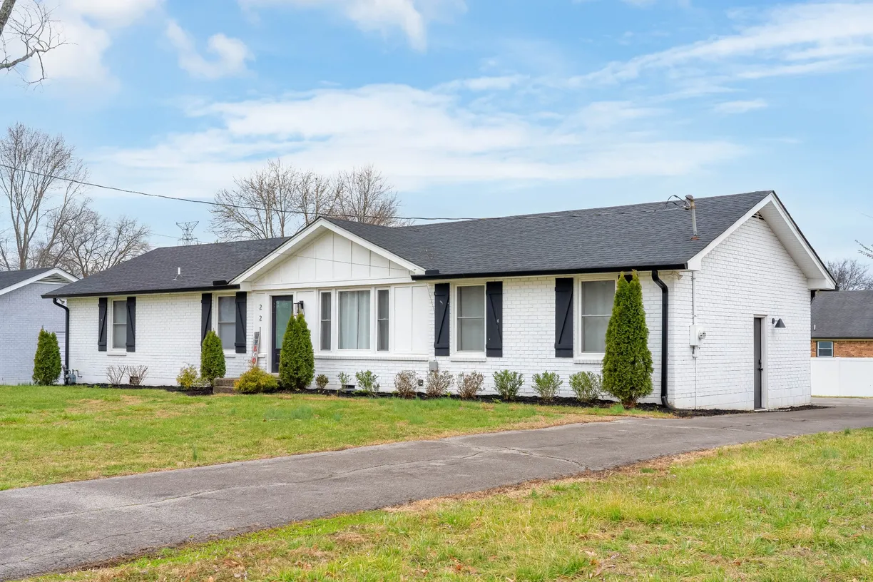 Nashville, TN Real Estate | View 221 Wessington Pl | Listing