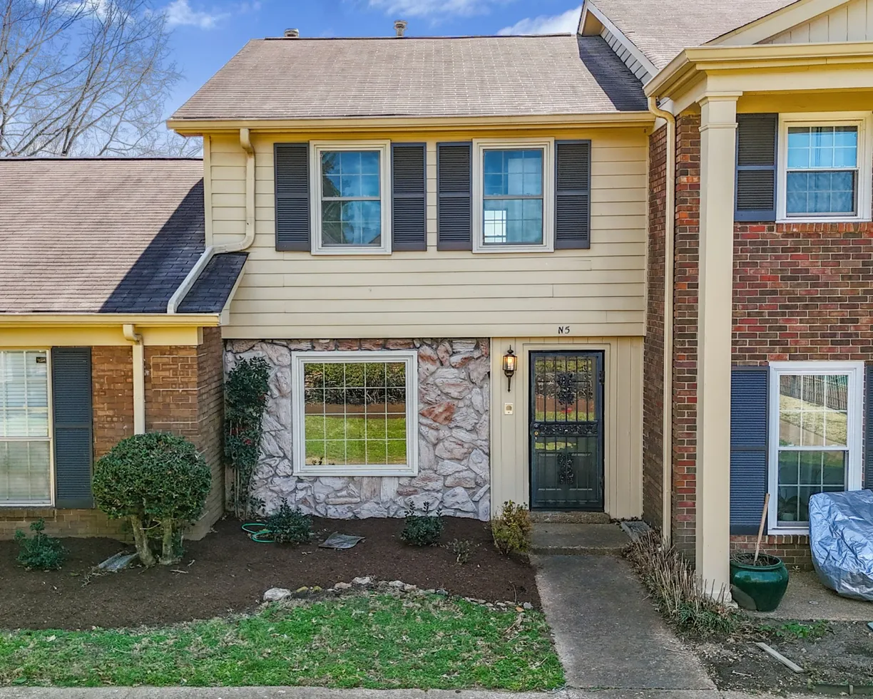 Nashville, TN Real Estate | View 8207 Sawyer Brown Rd, N5 | 2 Beds, 1 Bath