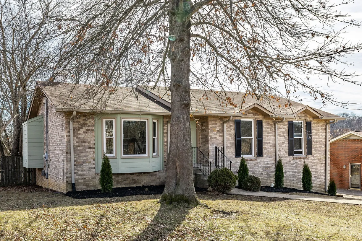 Nashville, TN Real Estate | View 163 Hillside Dr | 3 Beds, 2 Baths