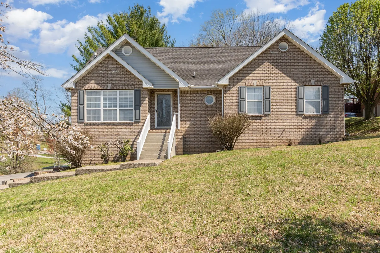 Nashville, TN Real Estate | View 511 Lakeside Dr | 4 Beds, 3 Baths