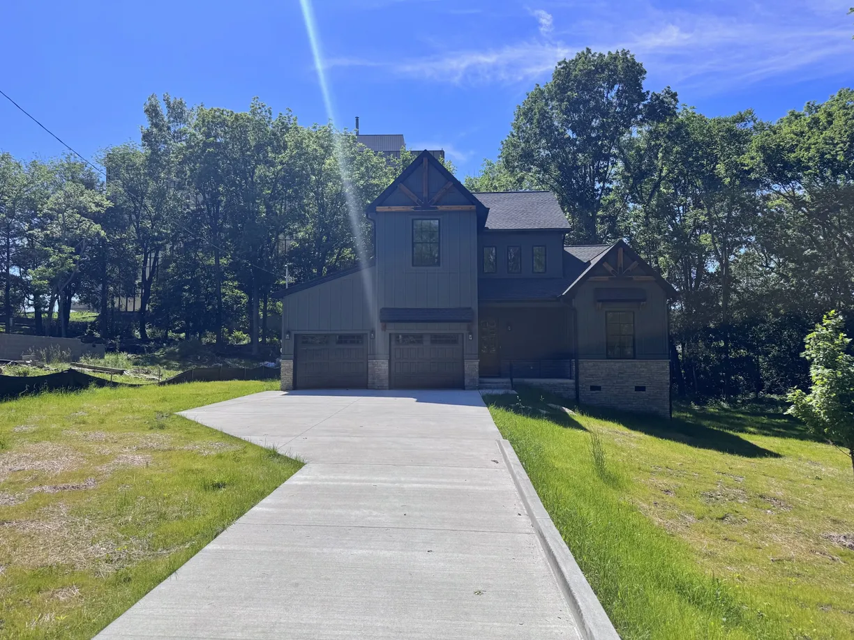 Nashville, TN Real Estate | View 1102 S Graycroft Ave | 5 Beds, 3 Baths
