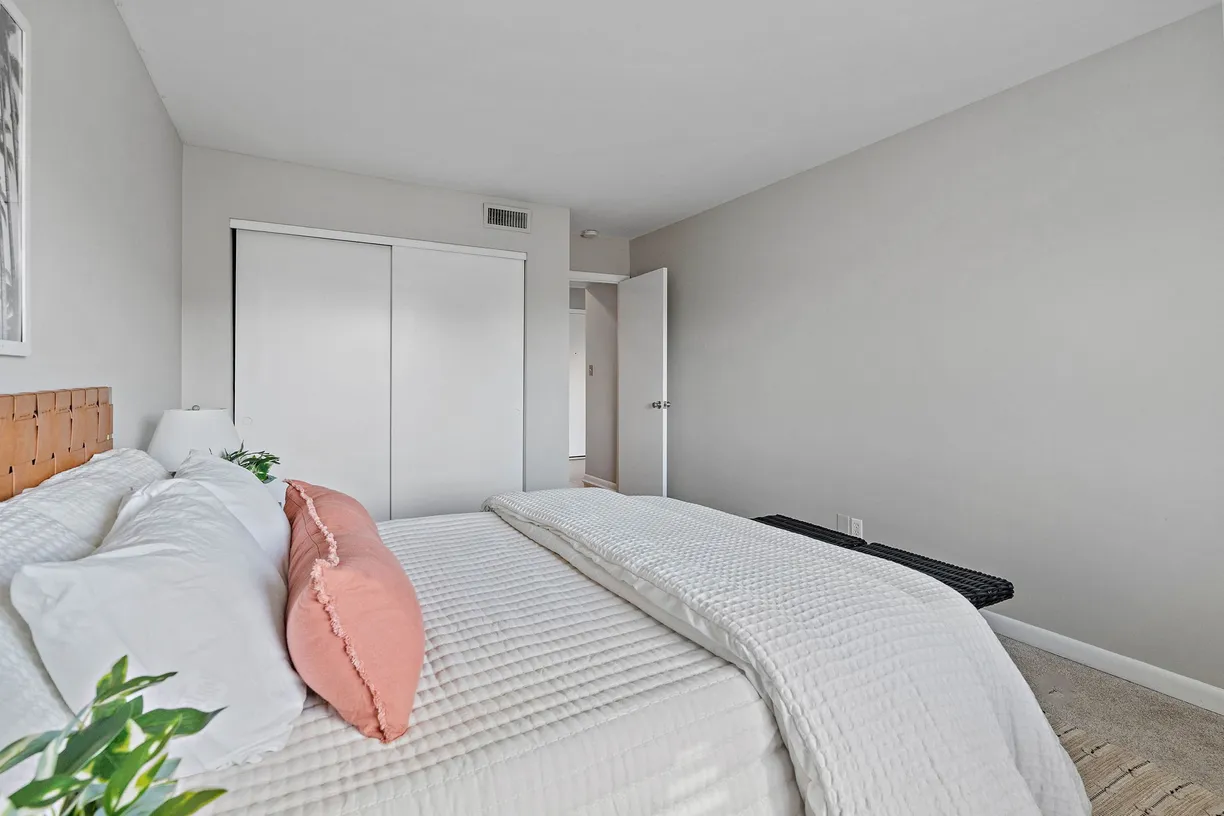 Nashville, TN Real Estate | View 1900 Richard Jones Rd, B206 | 1 Bed, 1 Bath