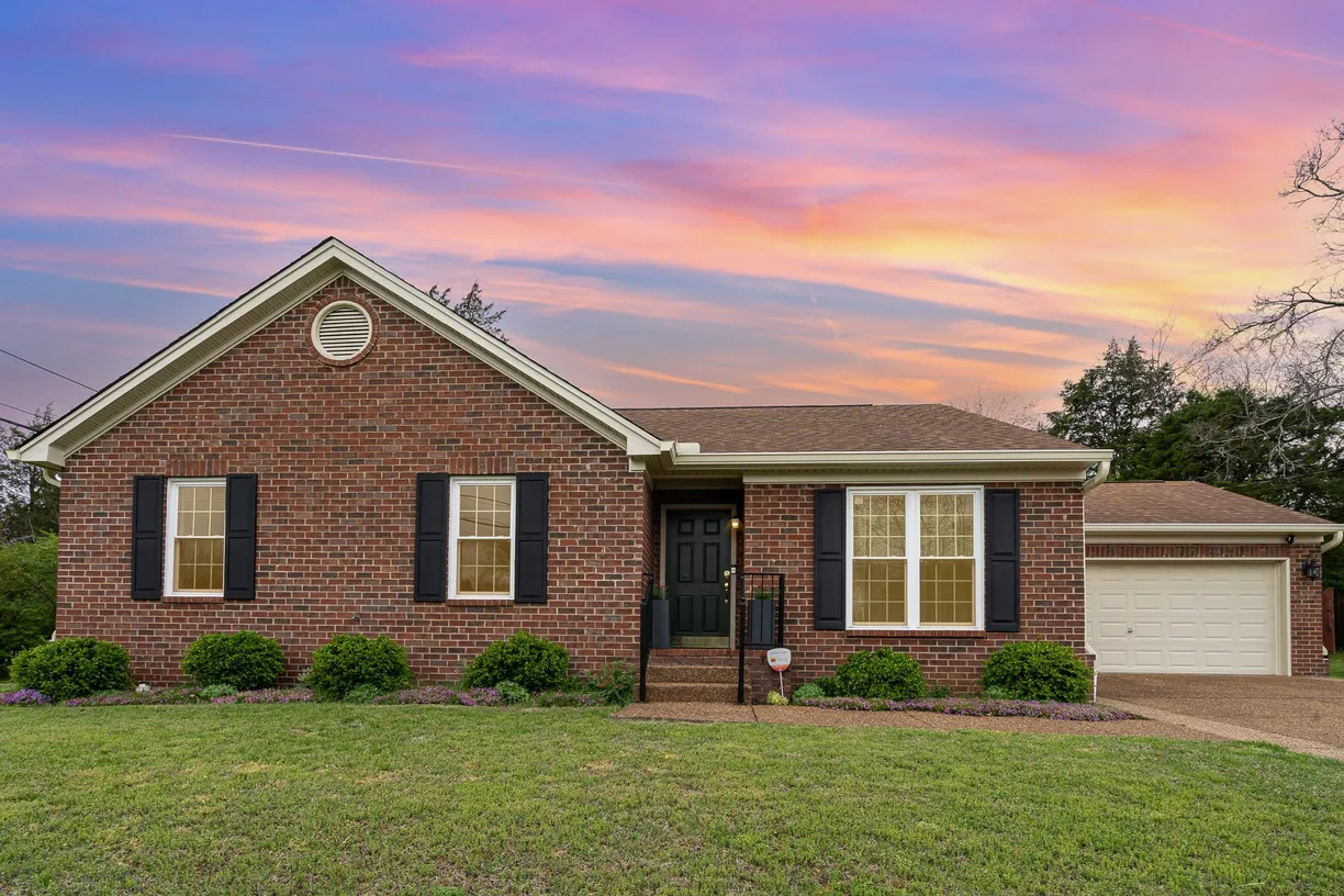 Nashville, TN Real Estate | View 2401 Bayview Dr | 3 Beds, 2 Baths