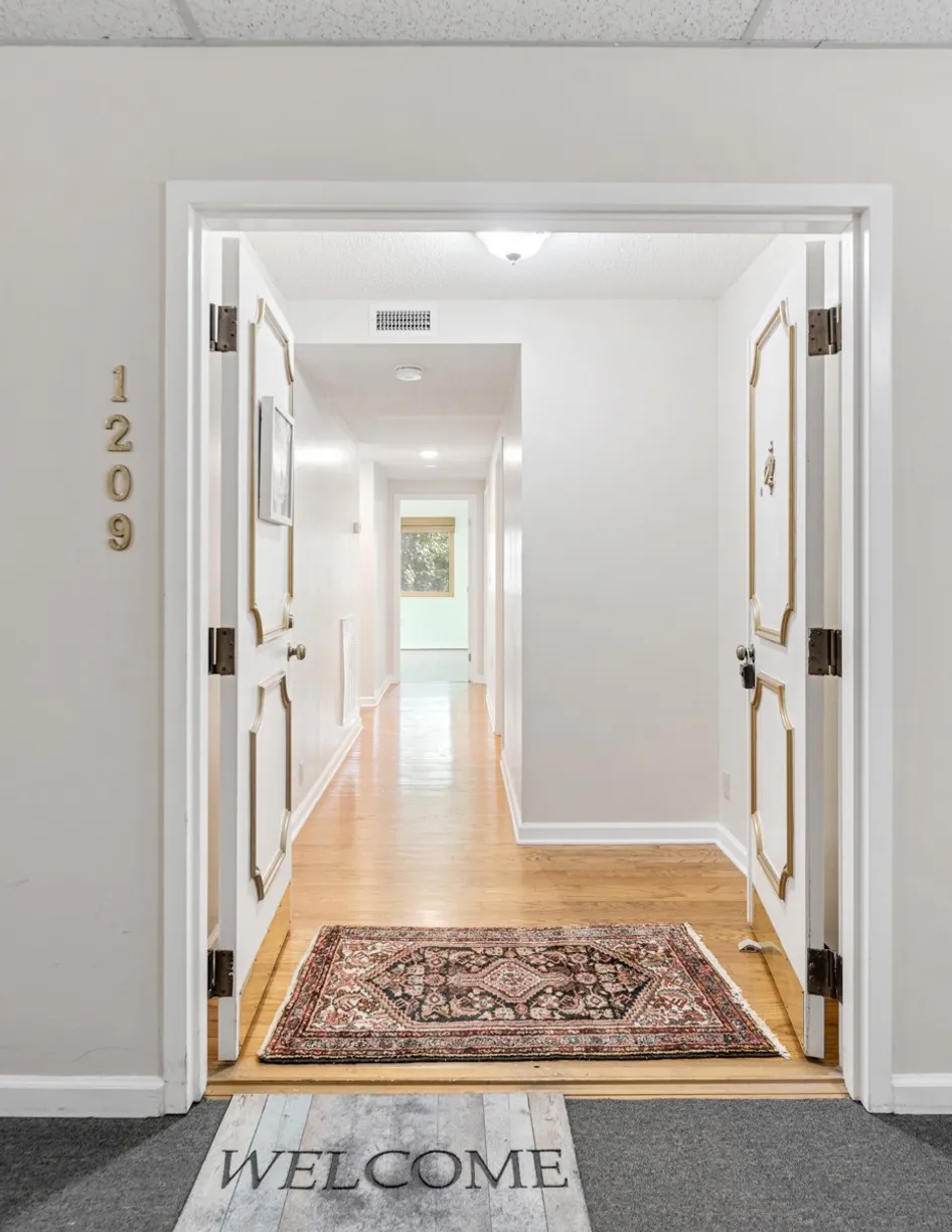 Nashville, TN Real Estate | View 200 Sanders Ferry Rd, 1209 | 2 Beds, 2 Baths
