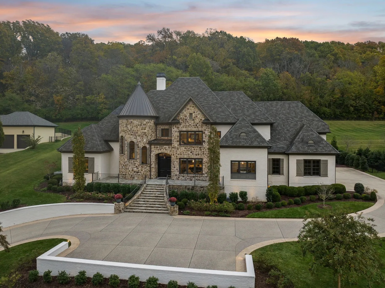 Nashville, TN Real Estate | View 822 Windstone Blvd | 5 Beds, 5 Baths