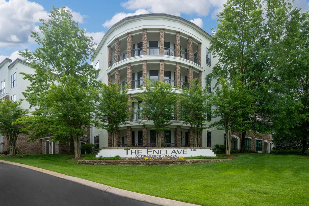 Nashville, TN Real Estate | View 2600 Hillsboro Pike, 105 | 2 Beds, 2 Baths