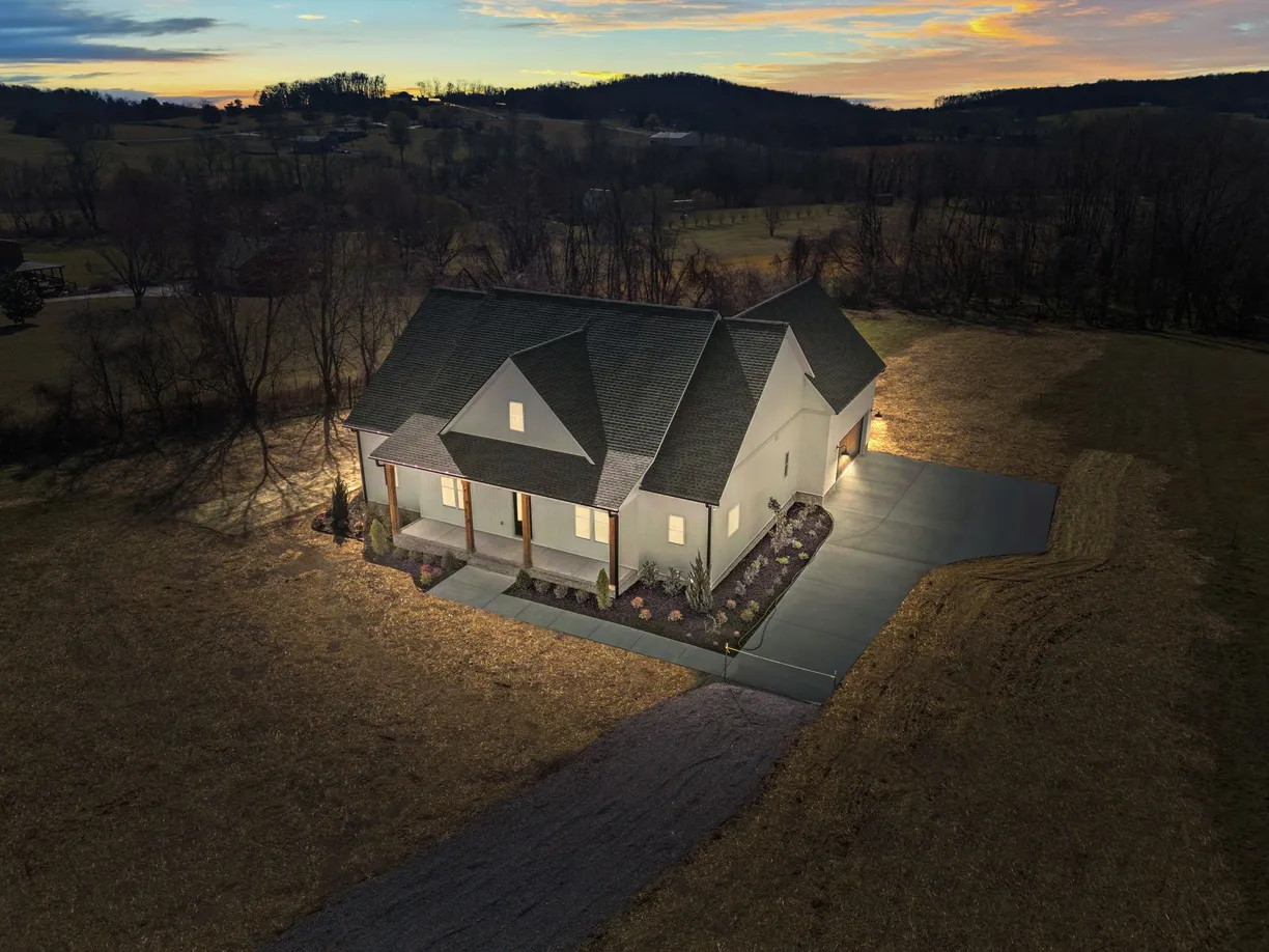 Nashville, TN Real Estate | View 1900 Highway 25 | 4 Beds, 2 Baths