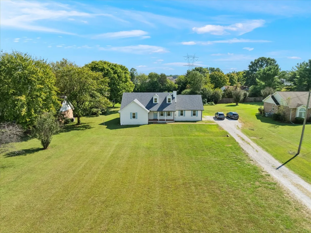 Nashville, TN Real Estate | View 4250 Port Royal Rd | 3 Beds, 2 Baths