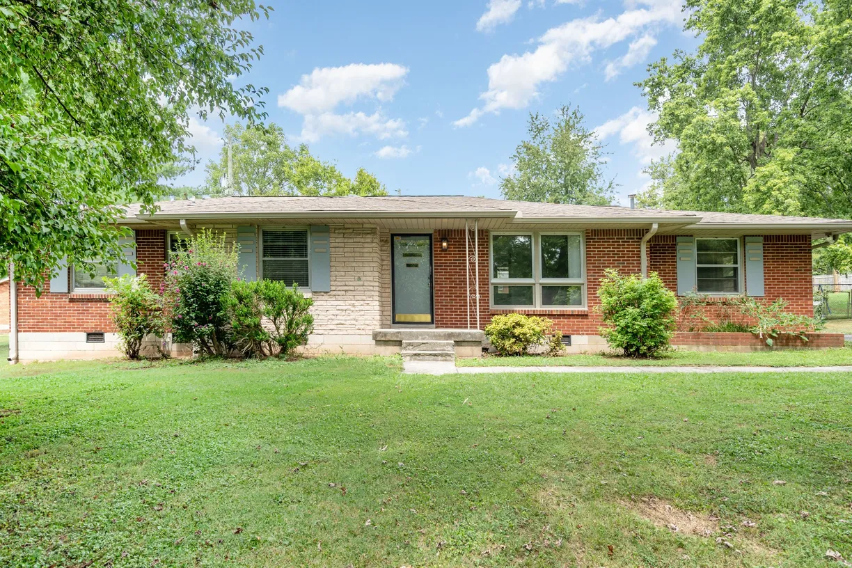 2404 Dundee Ln, Nashville, TN 37214 Property for sale