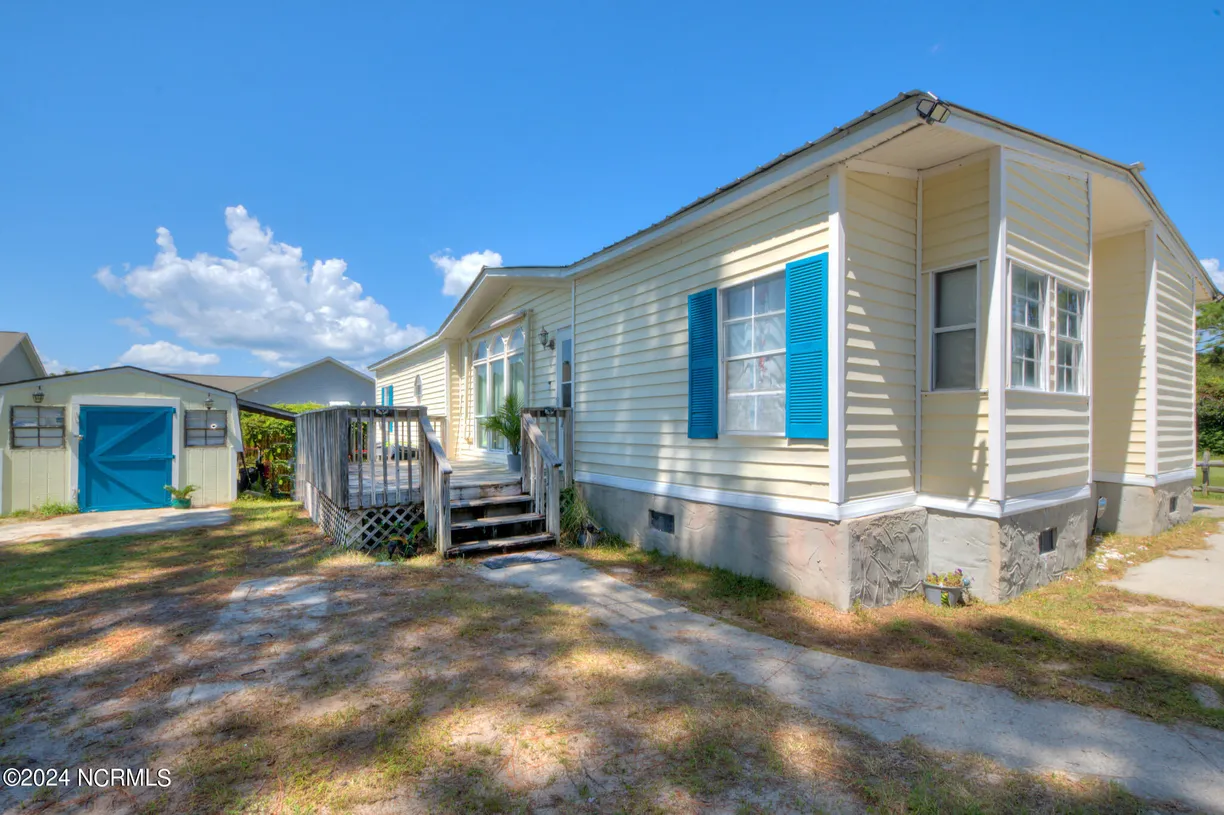 Wilmington, NC Real Estate | View 4225 Main Sail | 3 Beds, 2 Baths