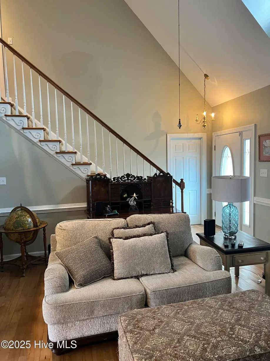 Wilmington, NC Real Estate | View 107 Red Oak | Listing