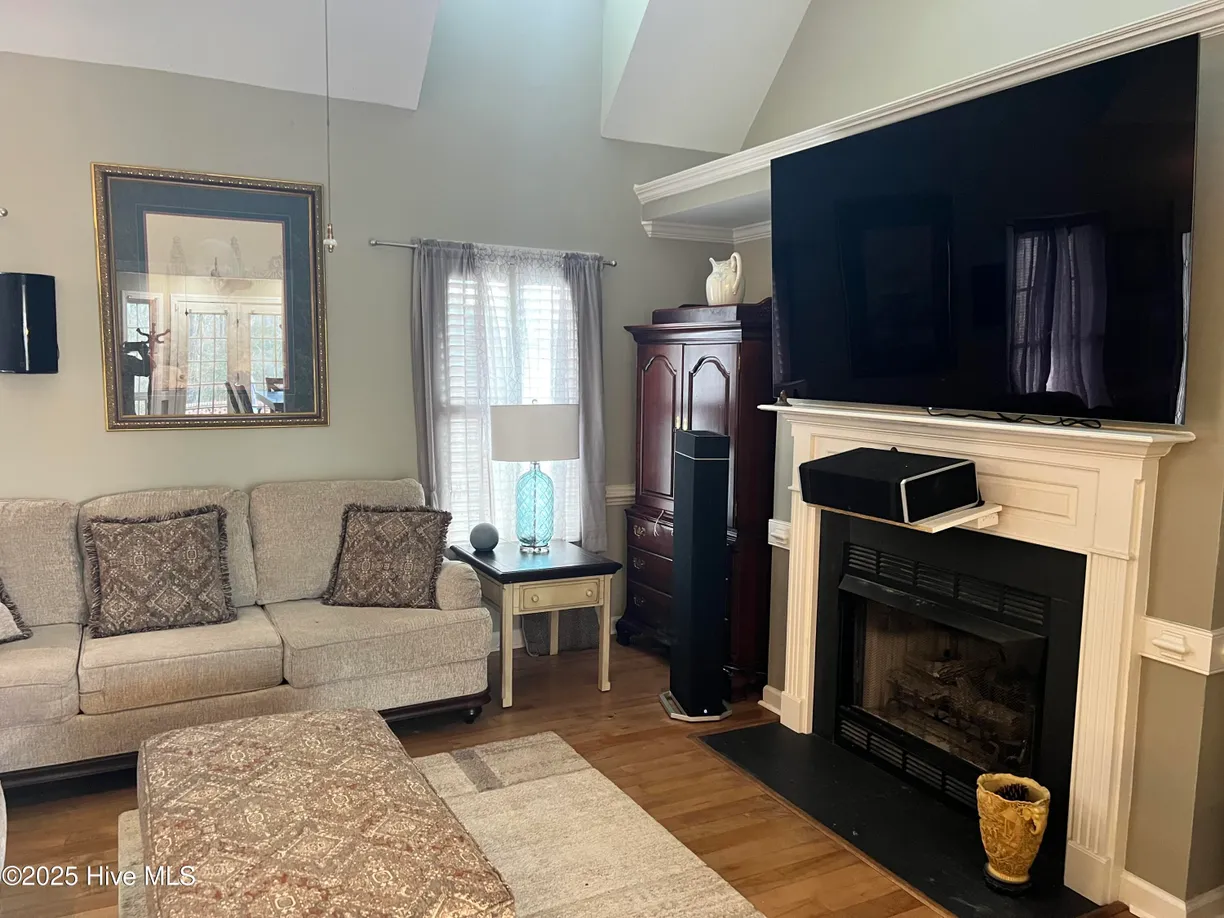 Wilmington, NC Real Estate | View 107 Red Oak | Listing