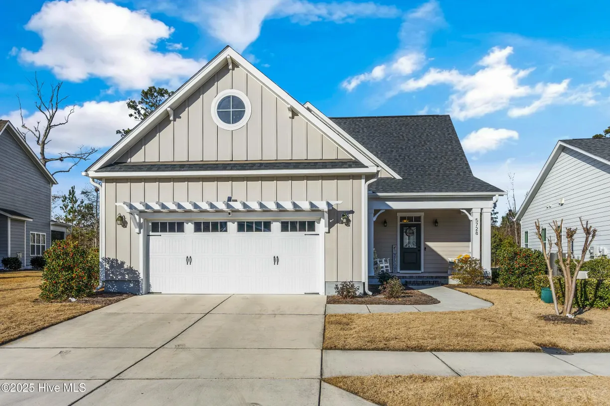 Wilmington, NC Real Estate | View 5728 Brown Pelican | 4 Beds, 2 Baths
